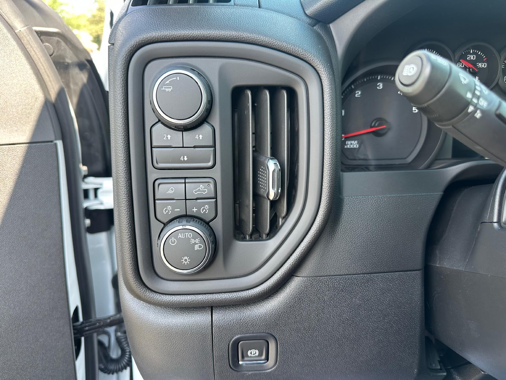 2026 Chevrolet Silverado 3500 HD WT DRW