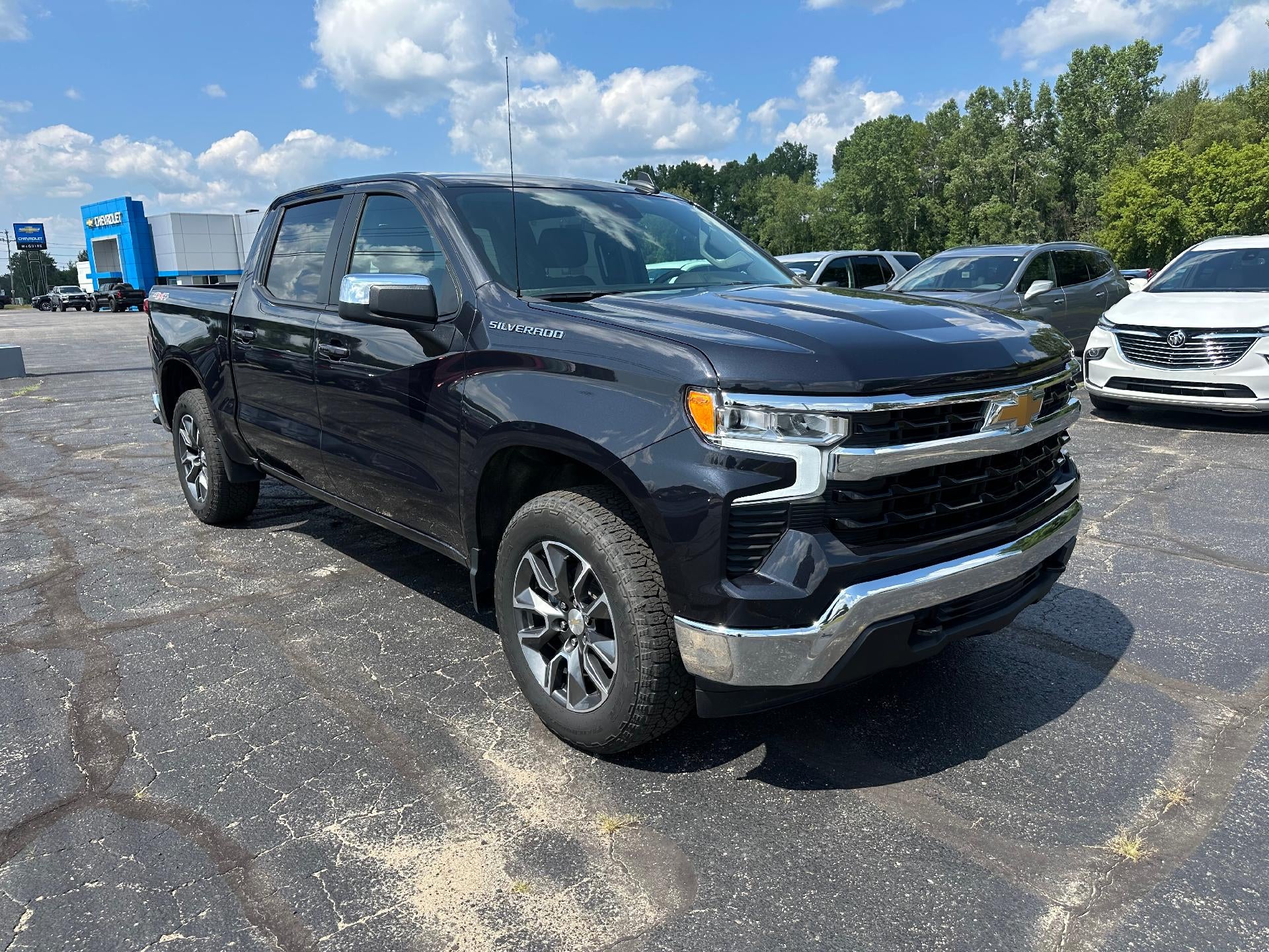 2024 Chevrolet Silverado 1500 LT (2FL)