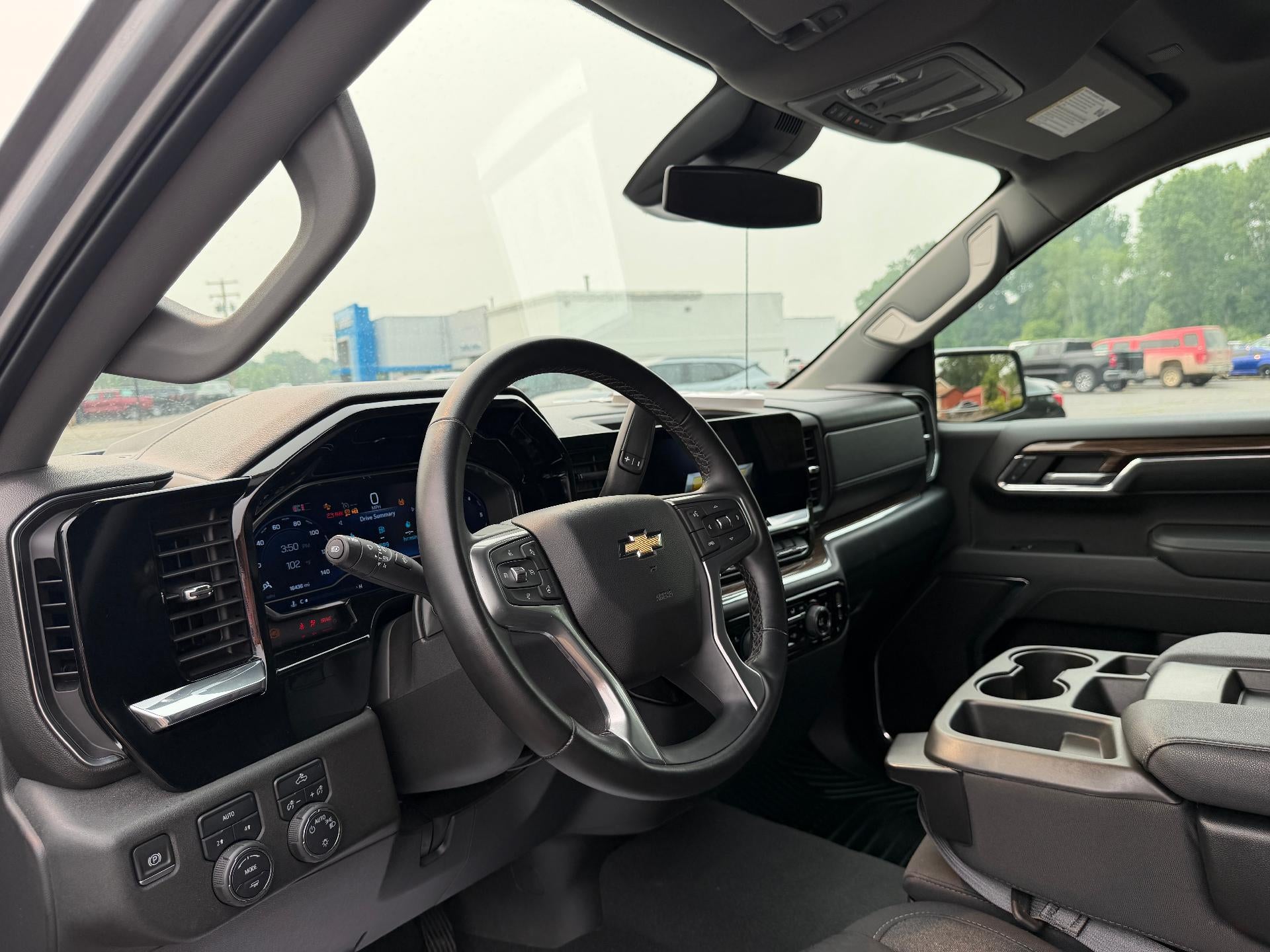 2024 Chevrolet Silverado 1500 LT (2FL)