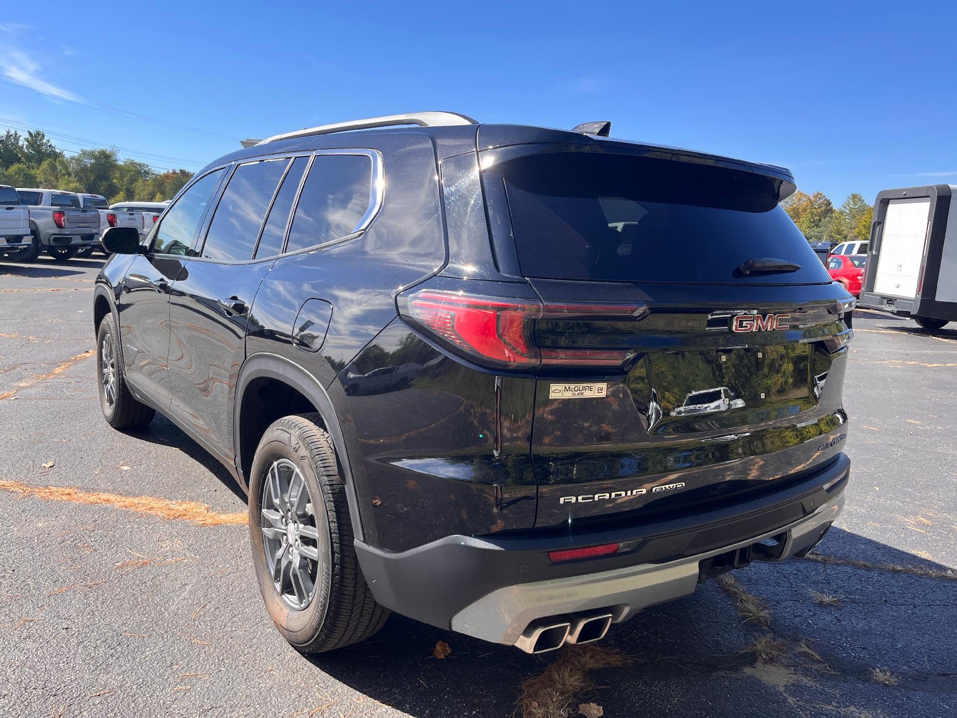 2025 GMC Acadia Elevation