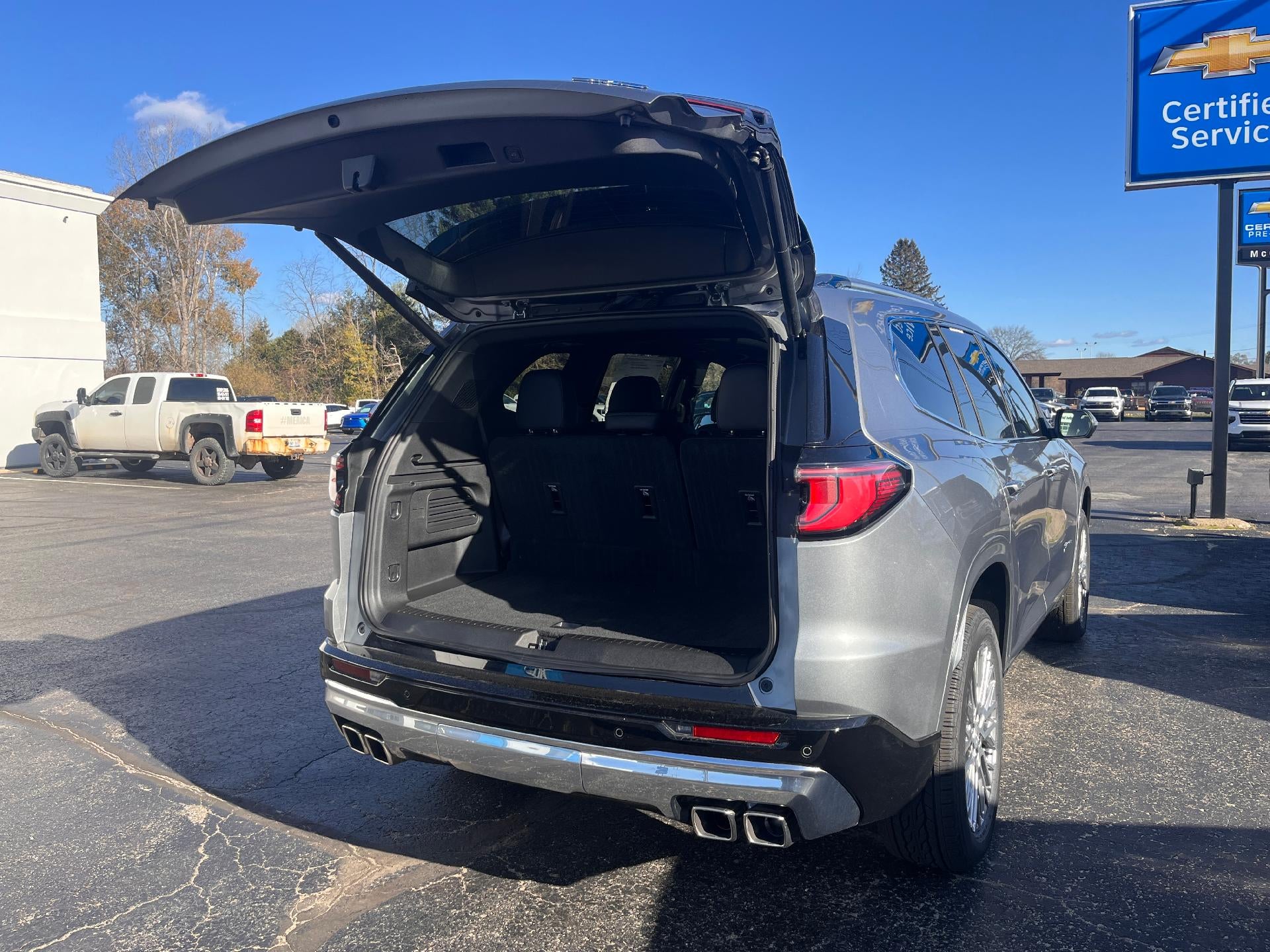 2025 GMC Acadia Denali