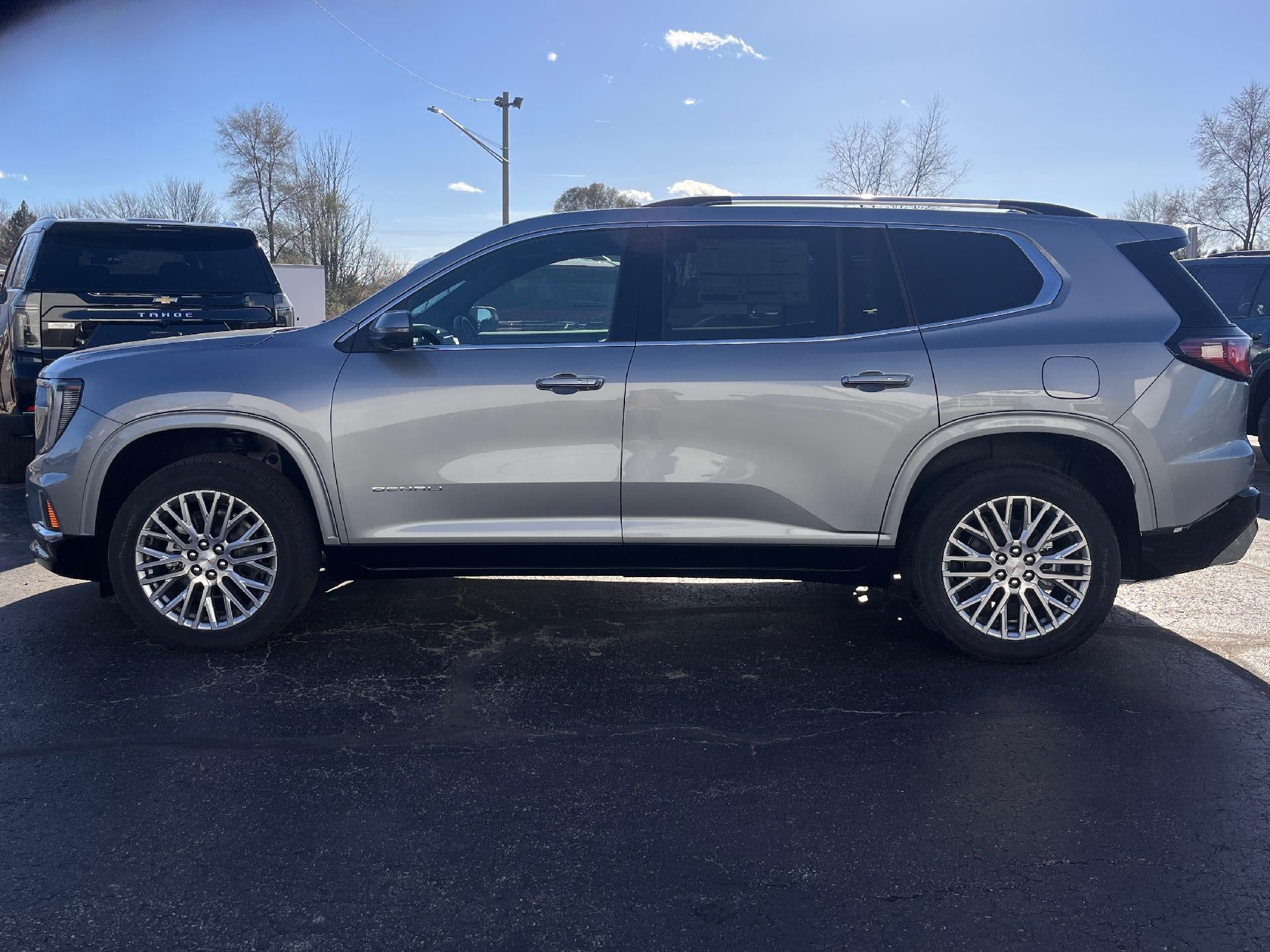 2025 GMC Acadia Denali