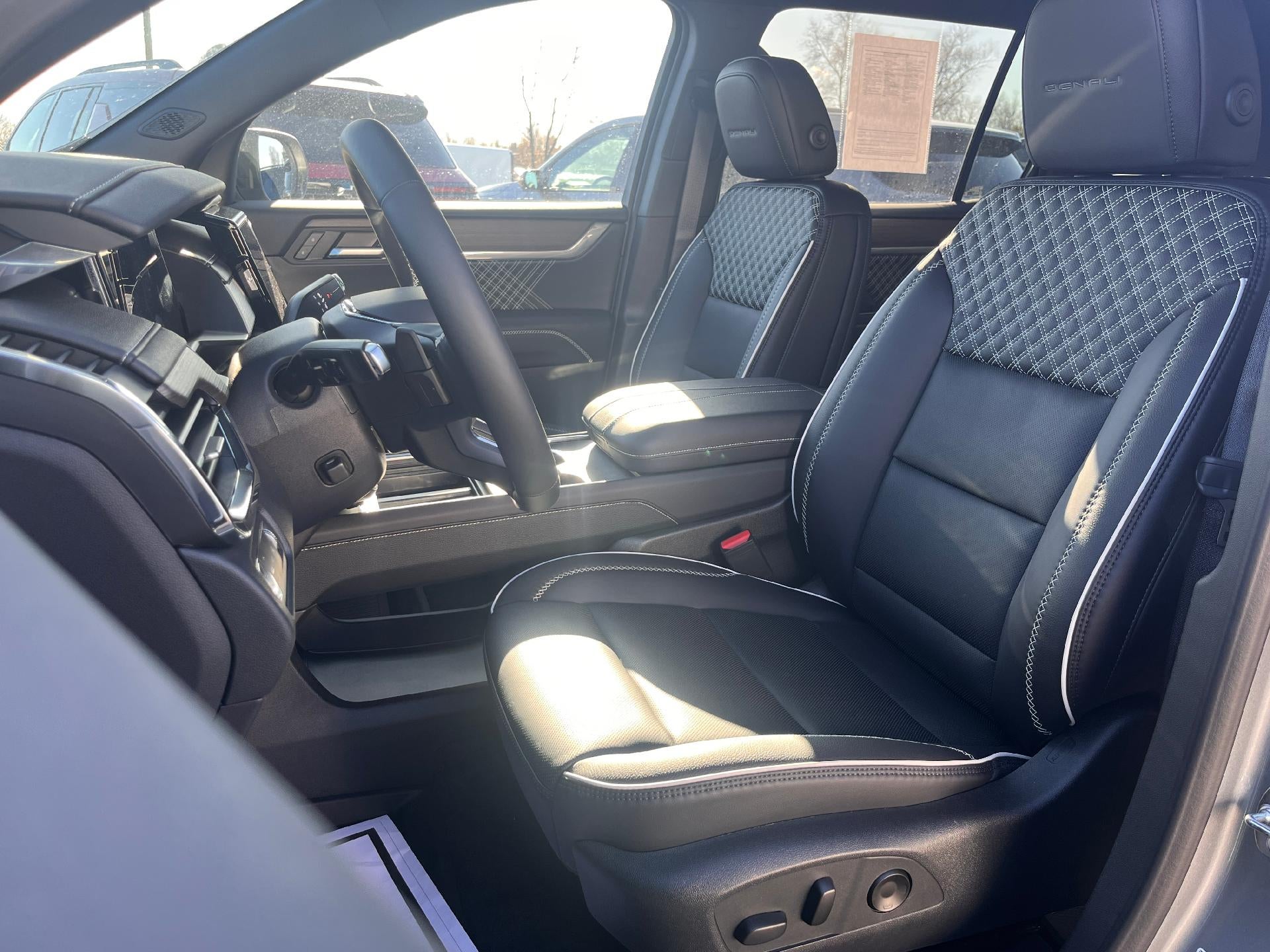 2025 GMC Acadia Denali