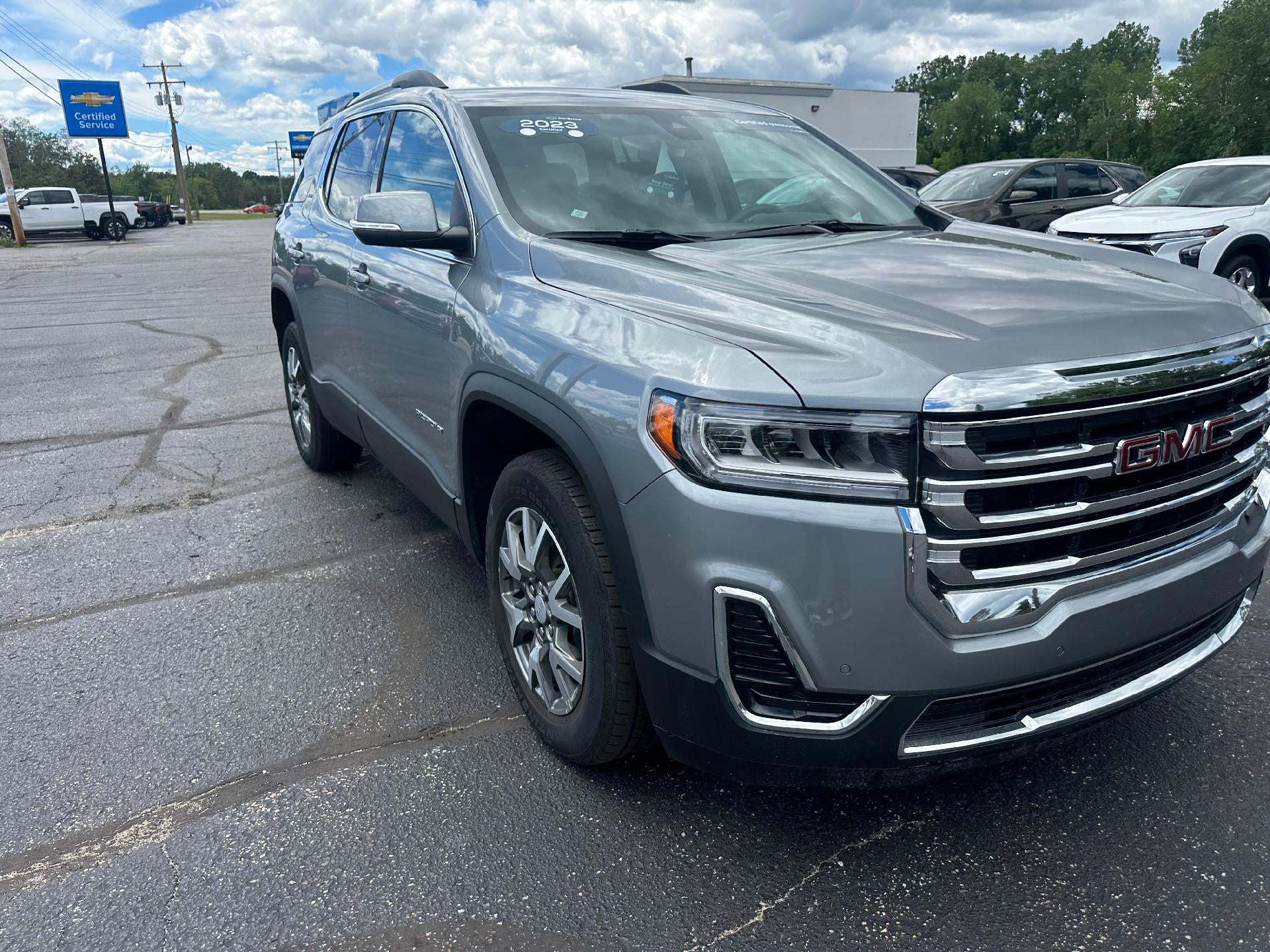 2023 GMC Acadia SLE