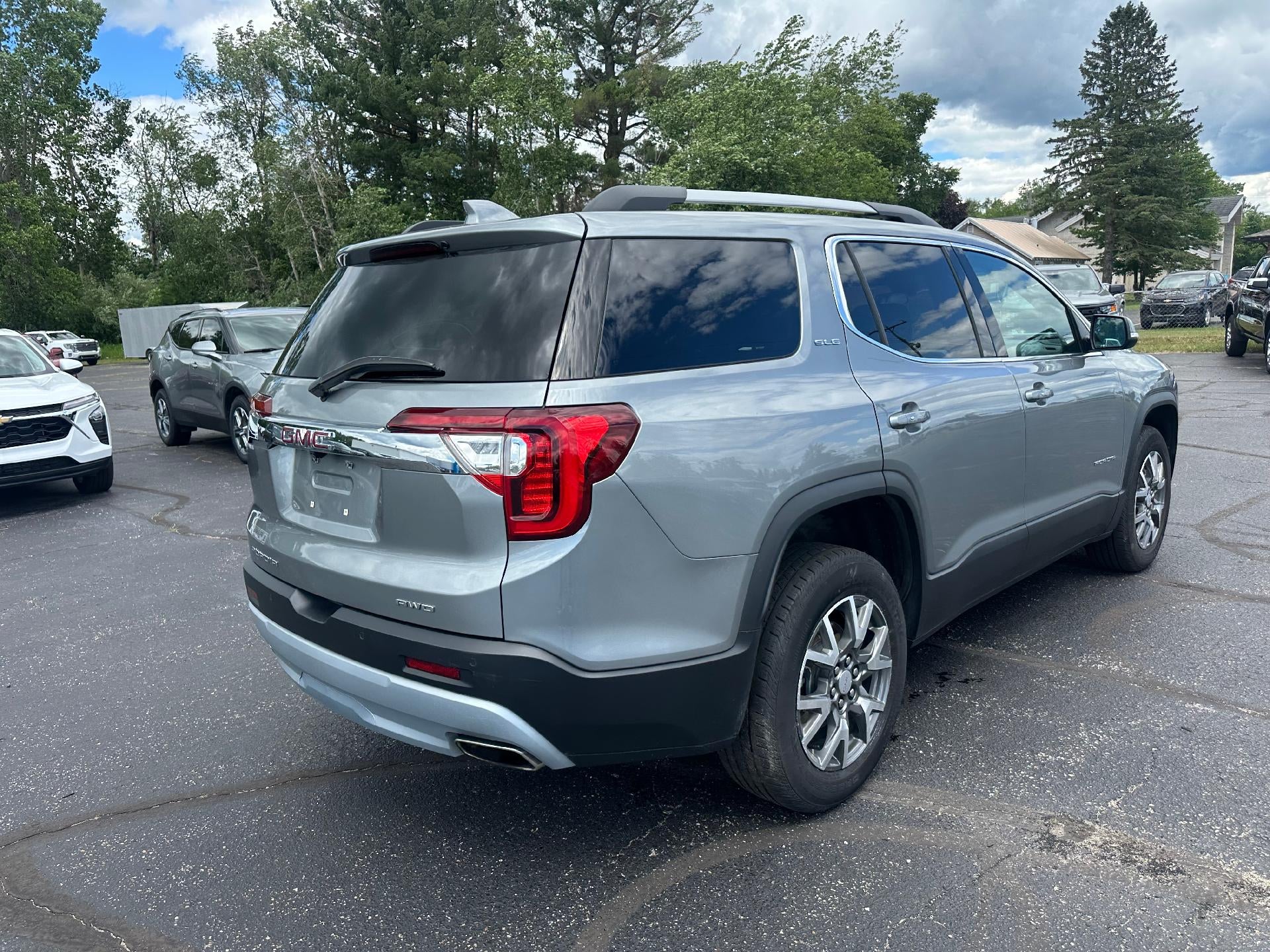 2023 GMC Acadia SLE