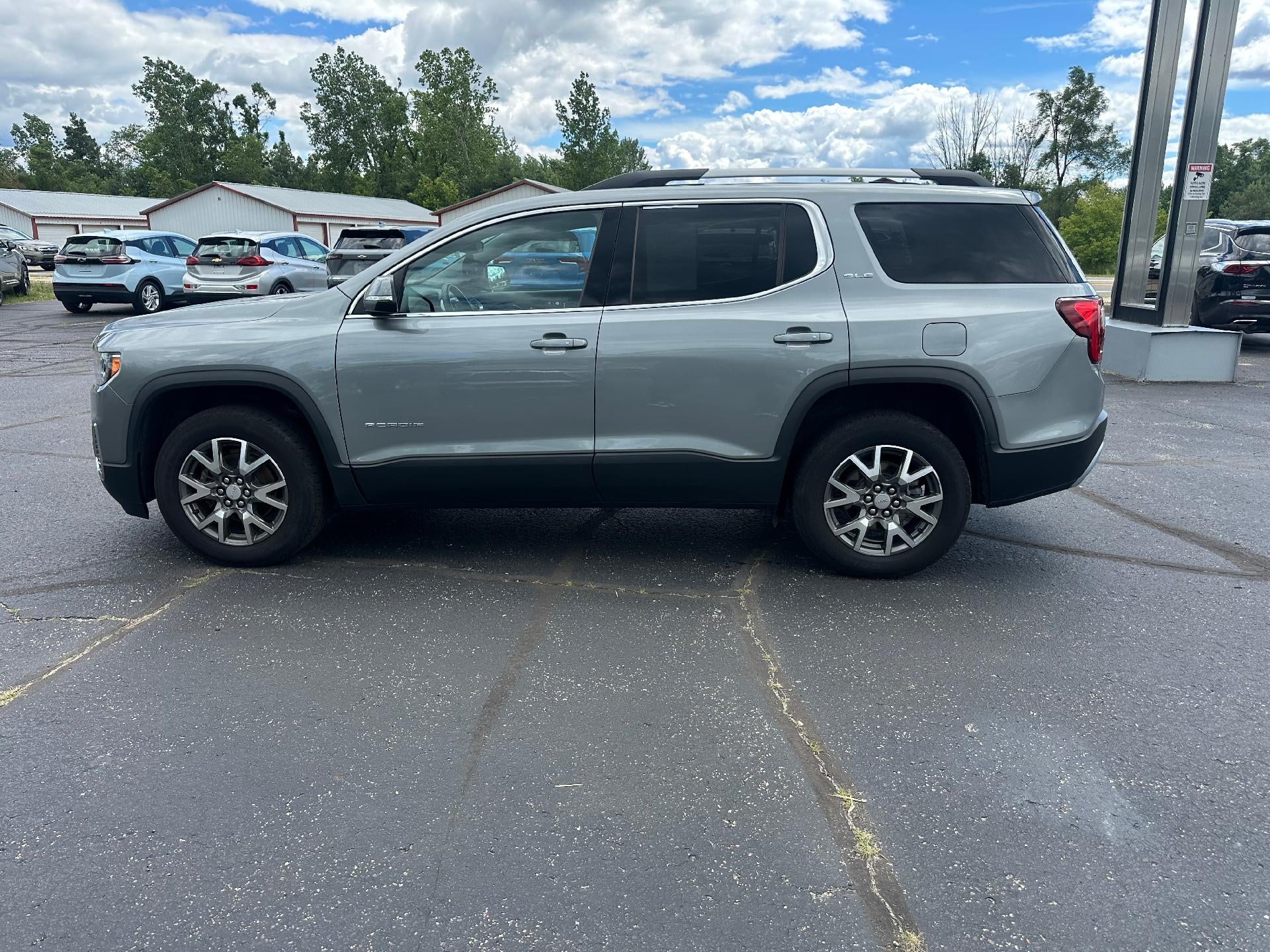2023 GMC Acadia SLE