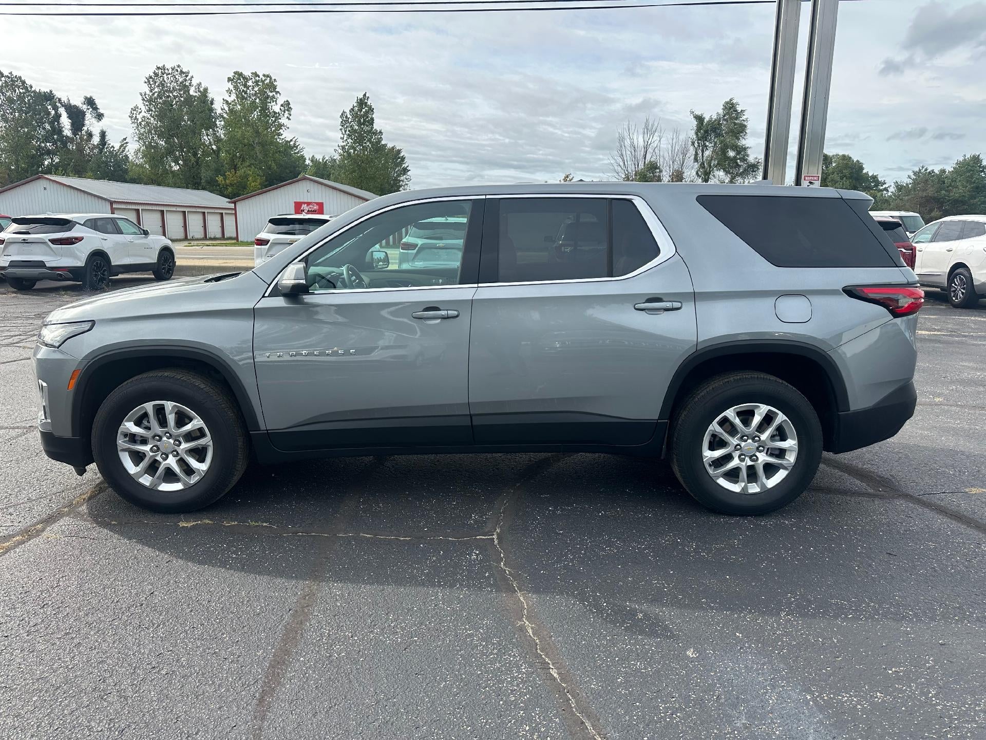 2023 Chevrolet Traverse LS