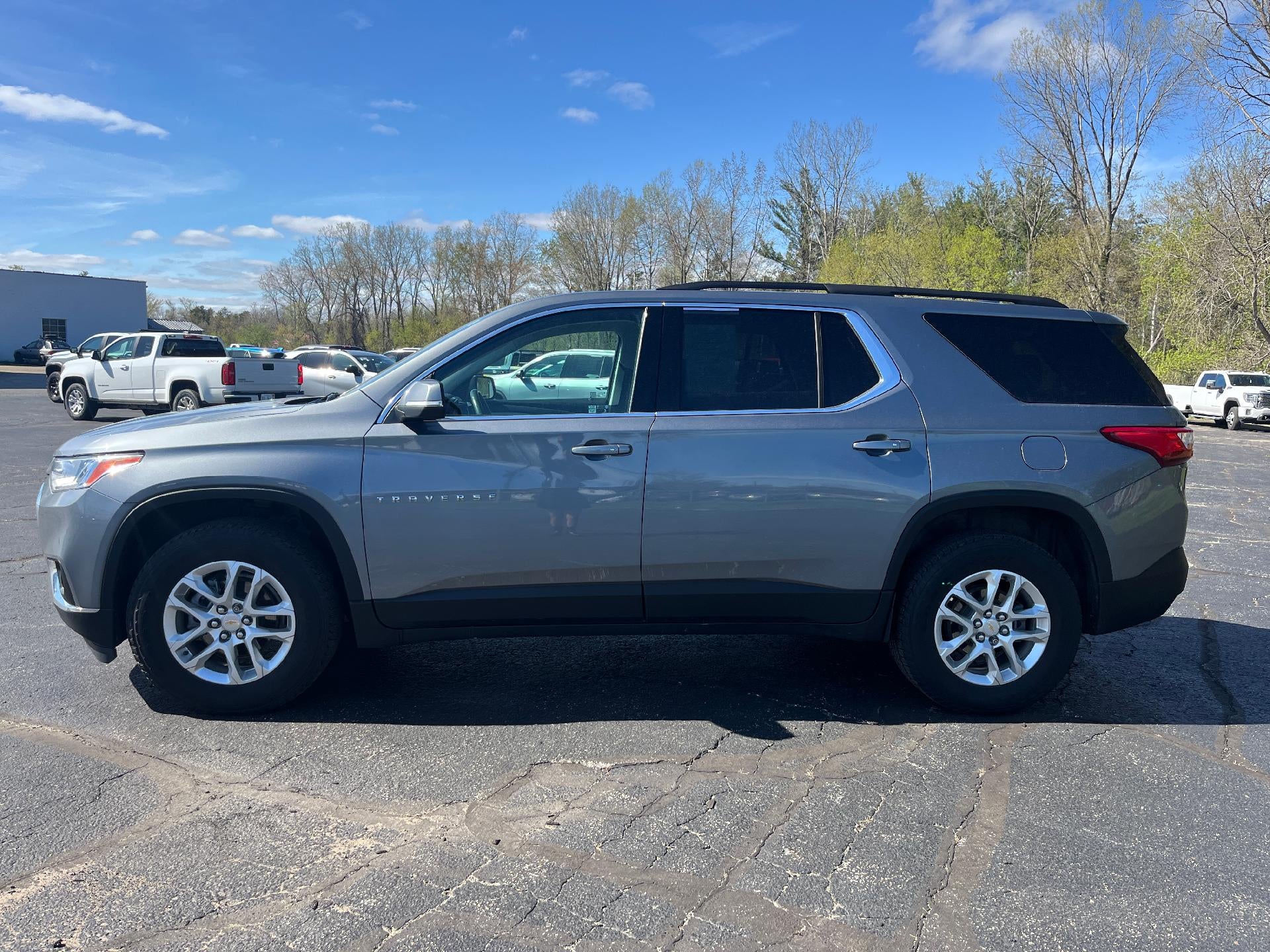 2021 Chevrolet Traverse LT Cloth