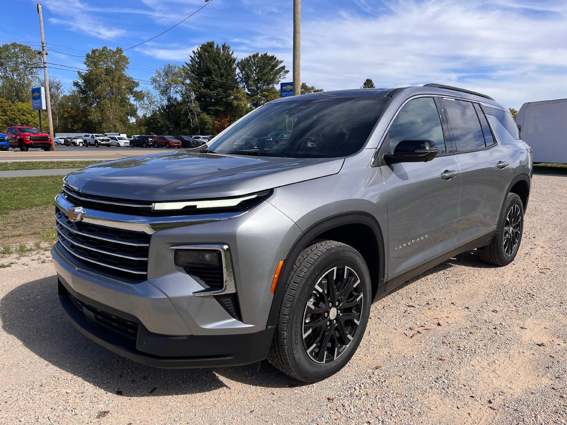 2025 Chevrolet Traverse LT