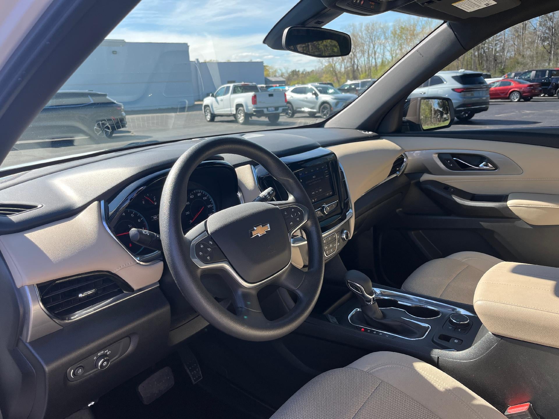 2022 Chevrolet Traverse LS
