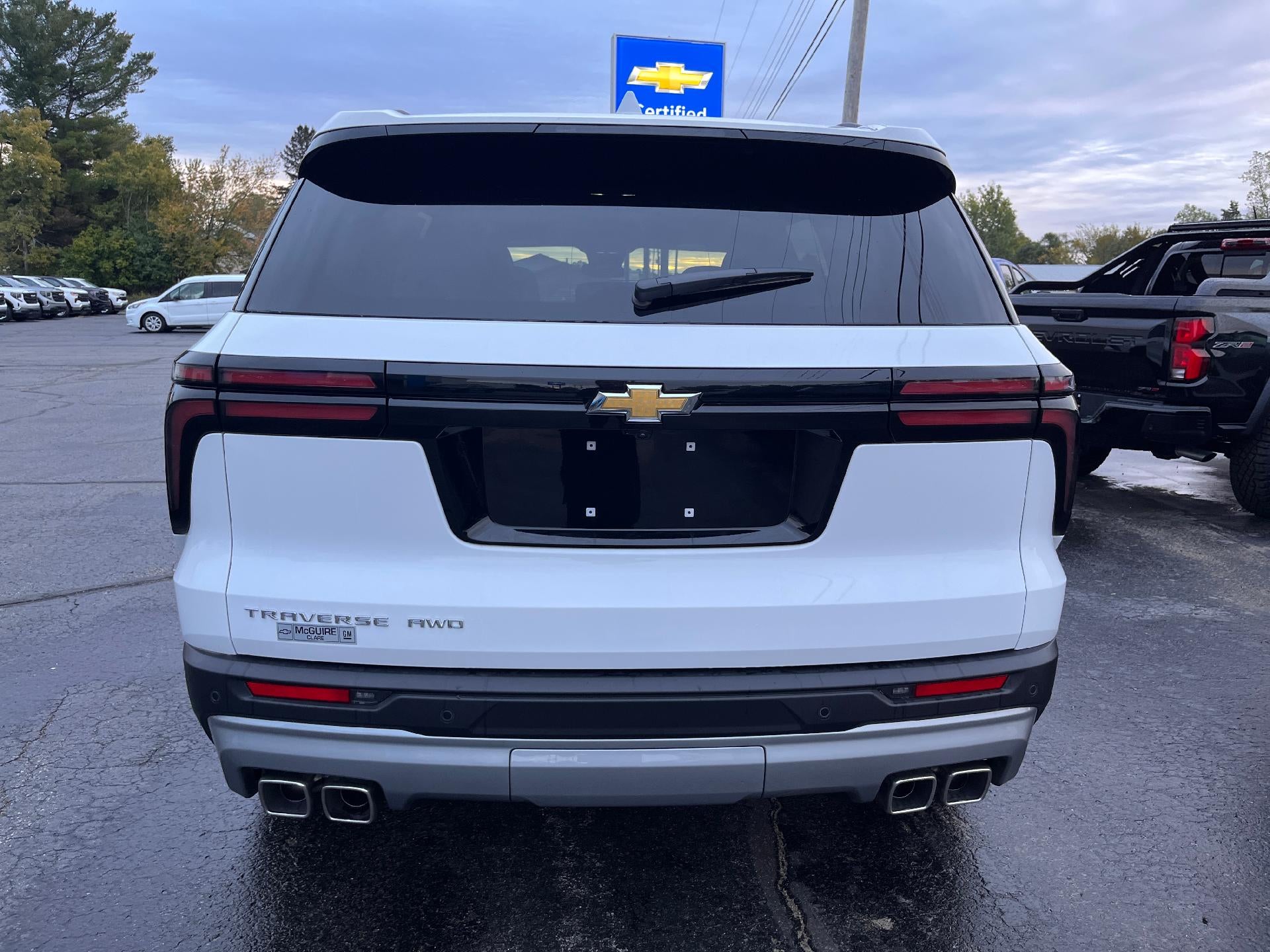 2025 Chevrolet Traverse LT