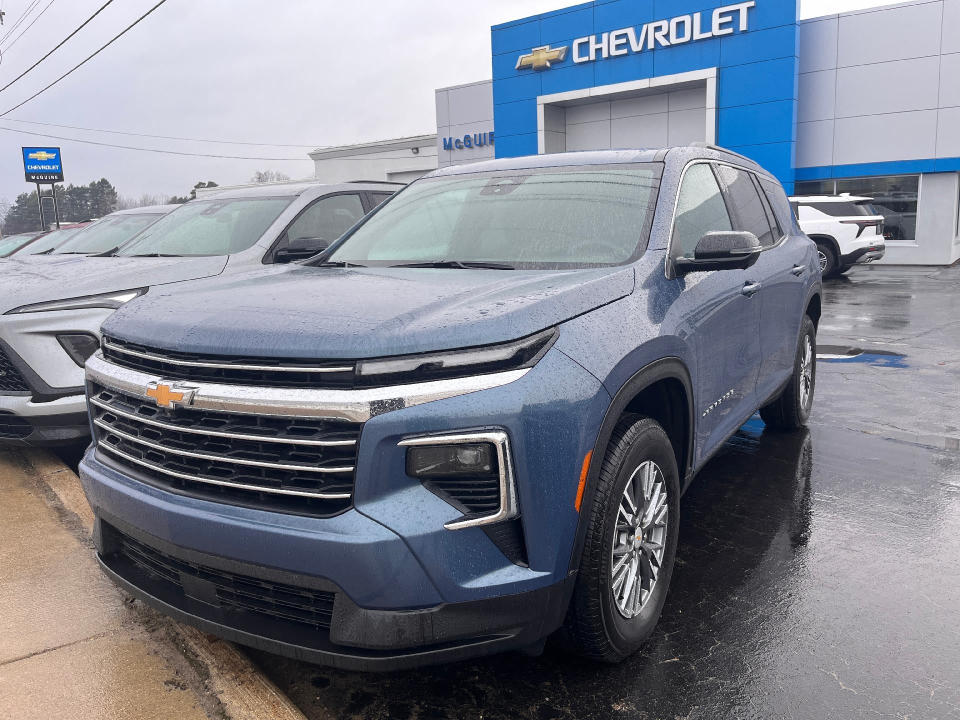 2025 Chevrolet Traverse LT