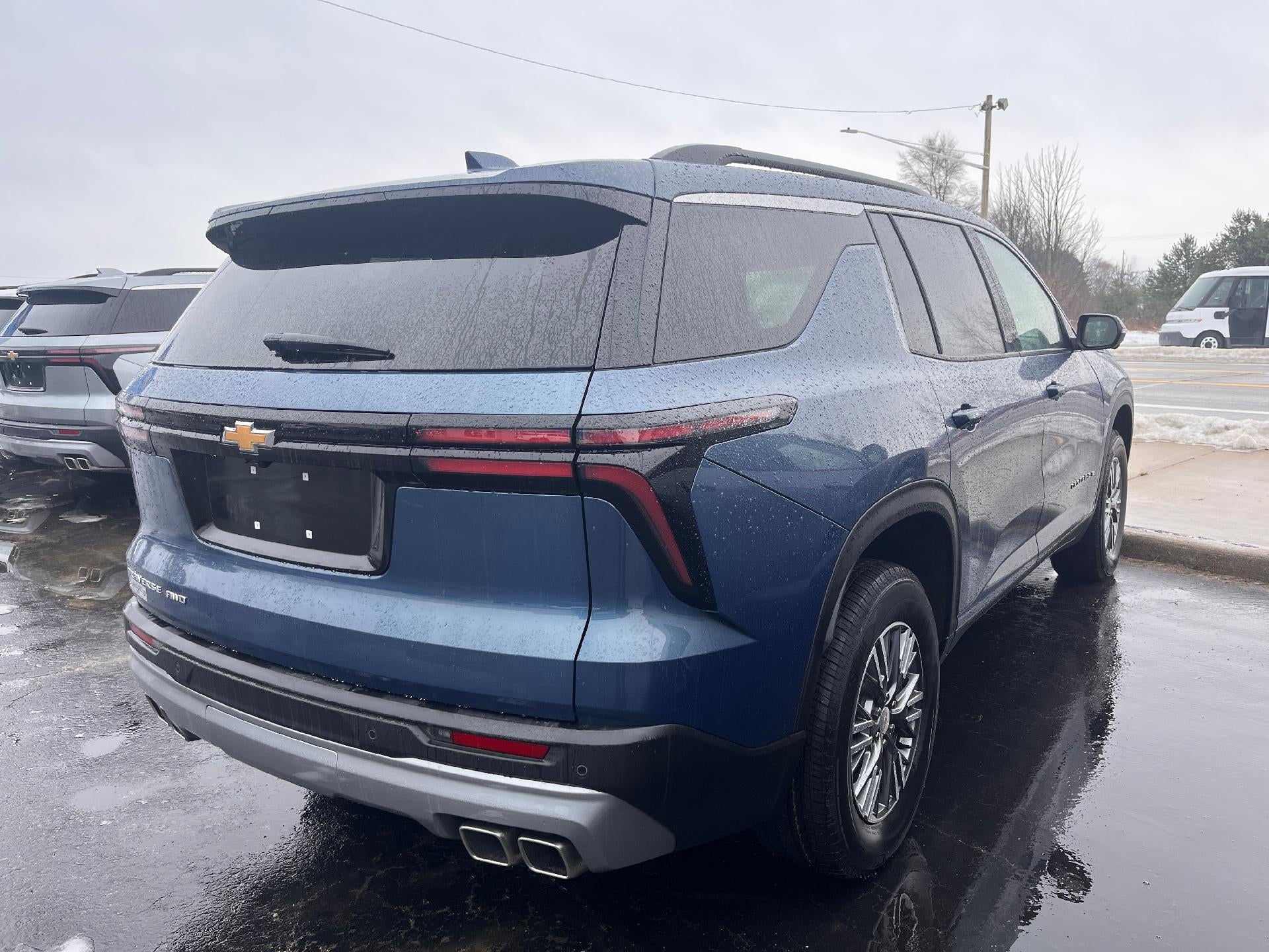 2025 Chevrolet Traverse LT