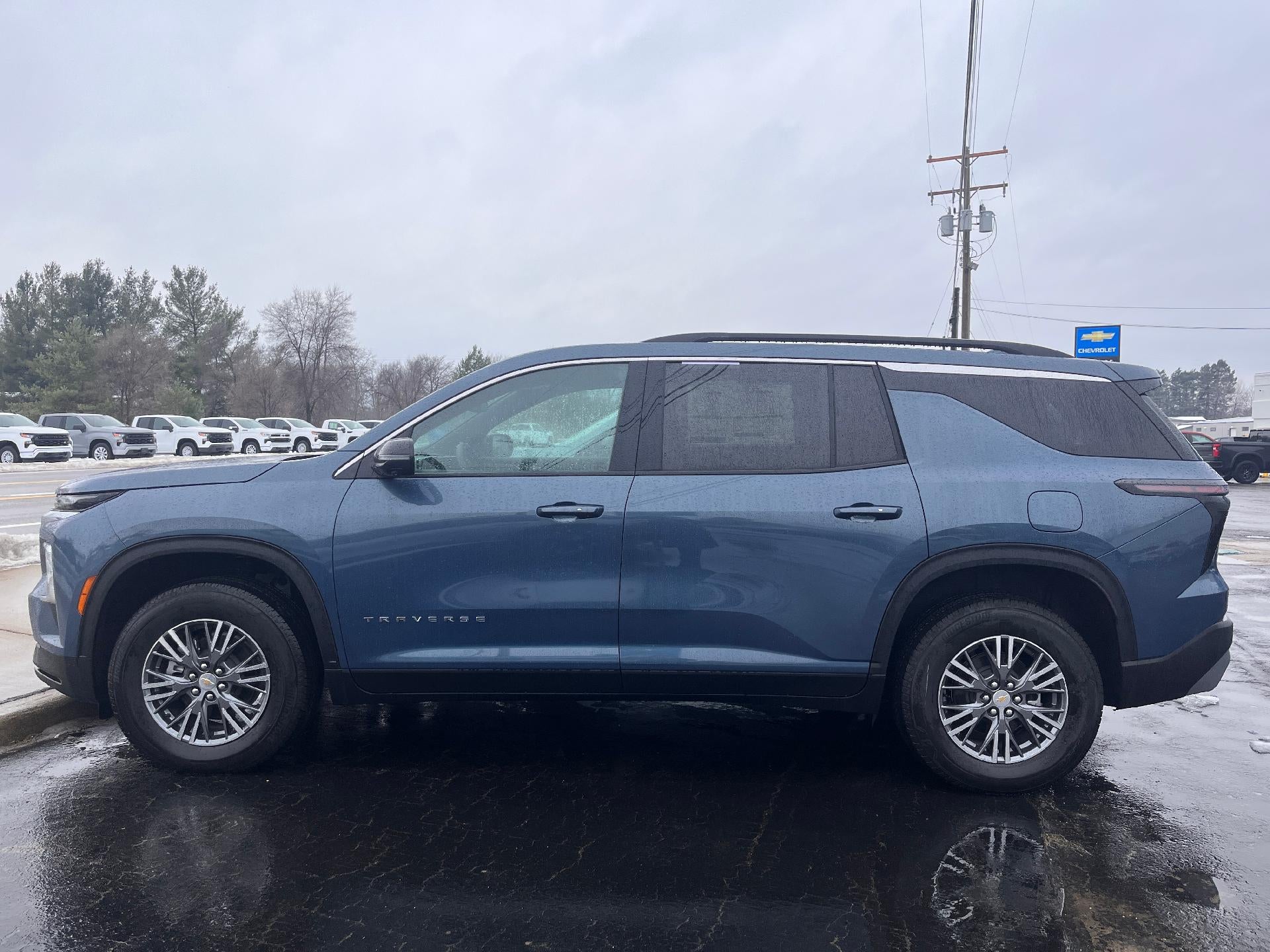 2025 Chevrolet Traverse LT