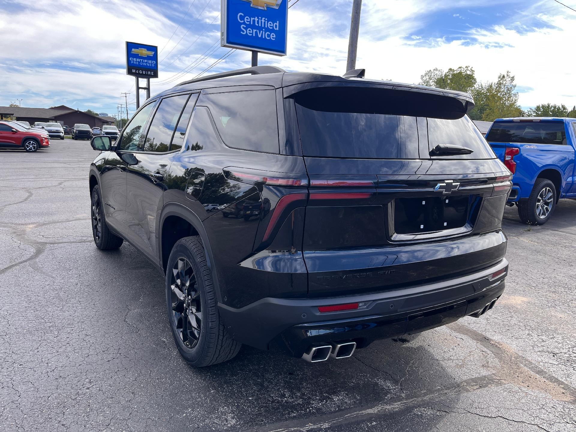 2025 Chevrolet Traverse LT