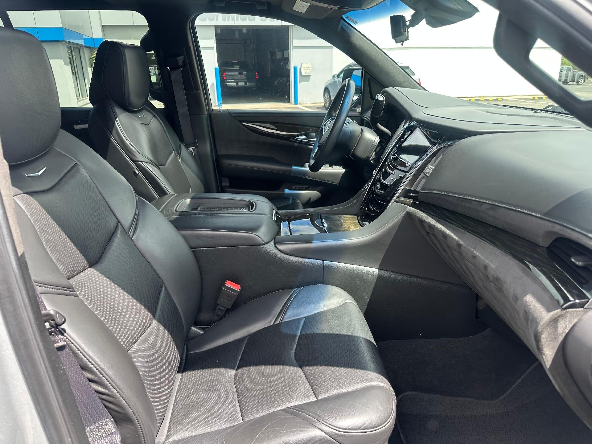 2017 Cadillac Escalade Platinum