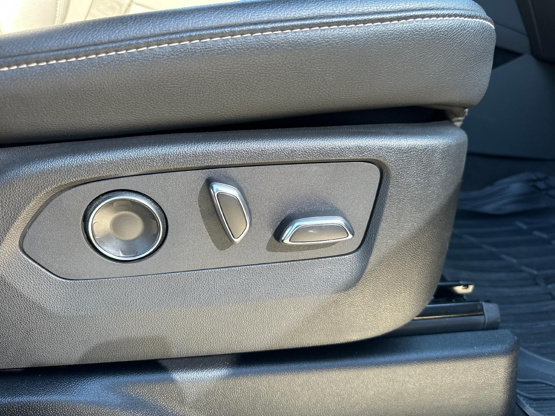 2024 Cadillac Escalade ESV Luxury