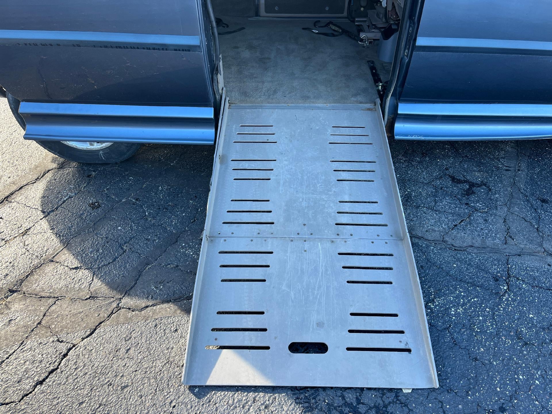 2002 Dodge Caravan Sport