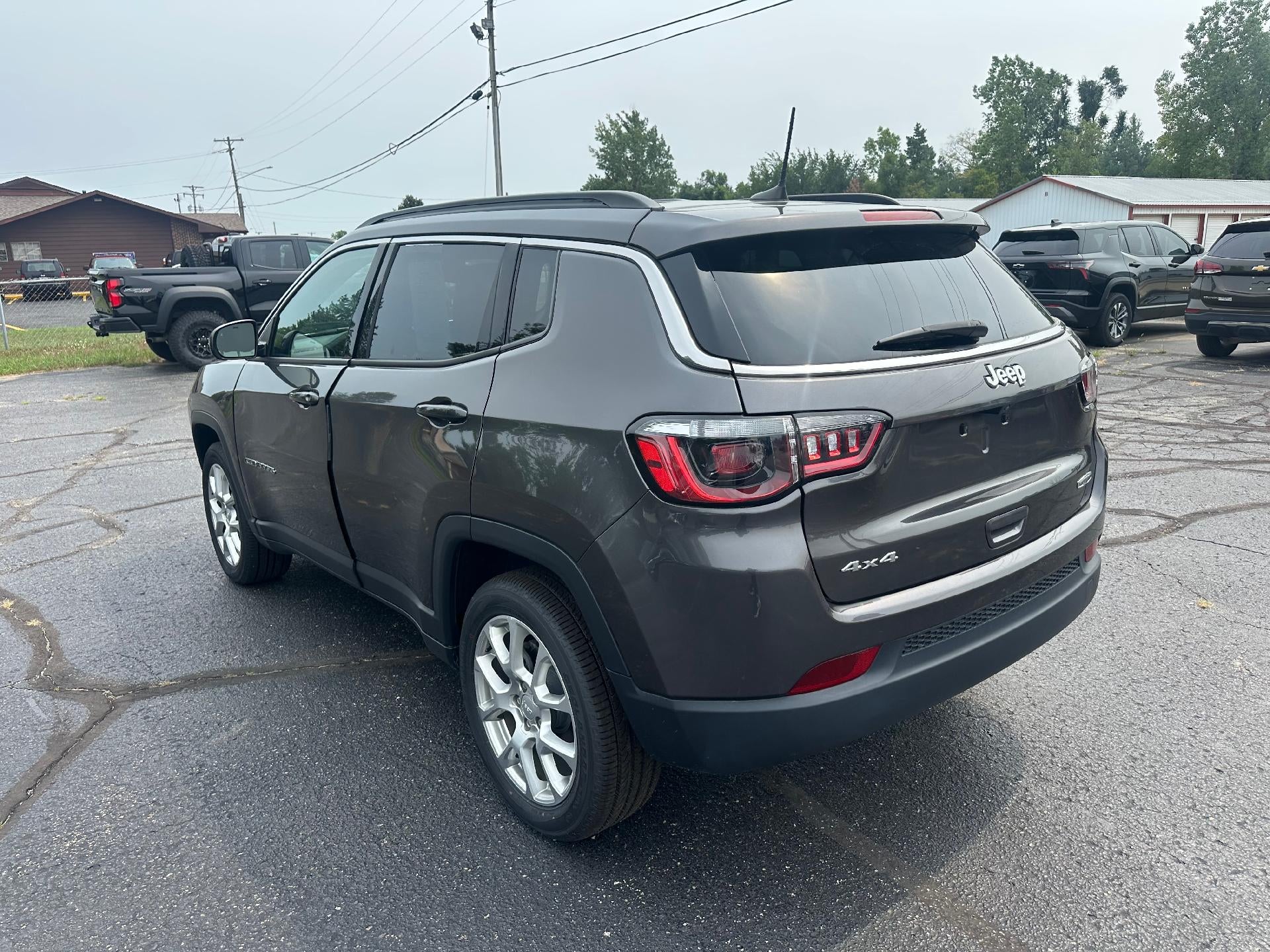 2023 Jeep Compass Latitude Lux FWD