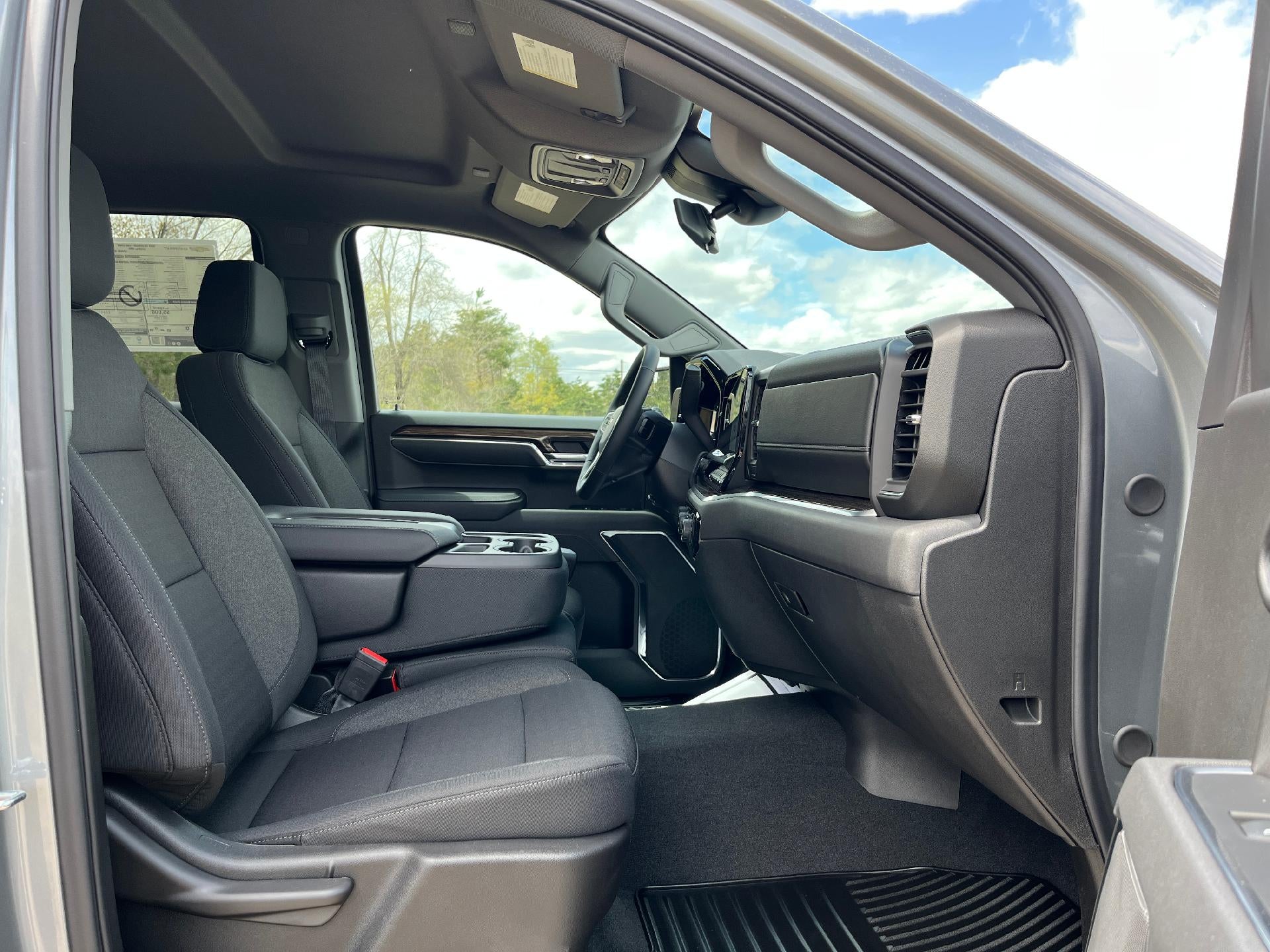 2025 Chevrolet Silverado 1500 LT (2FL)