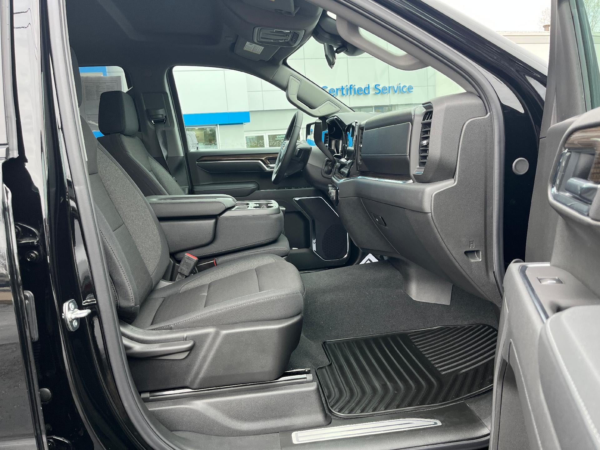 2025 Chevrolet Silverado 1500 LT (2FL)