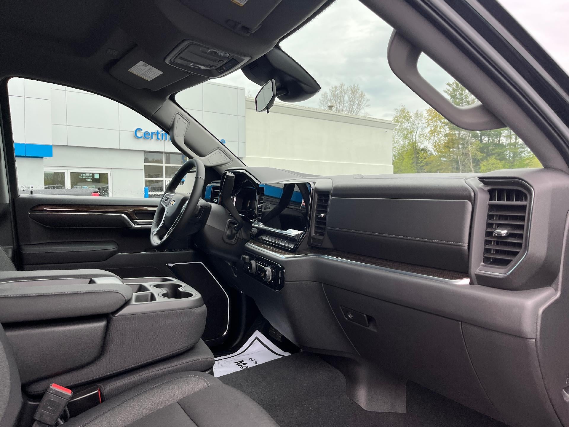 2025 Chevrolet Silverado 1500 LT (2FL)
