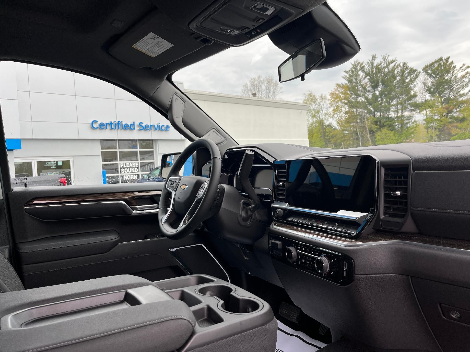 2025 Chevrolet Silverado 1500 LT (2FL)