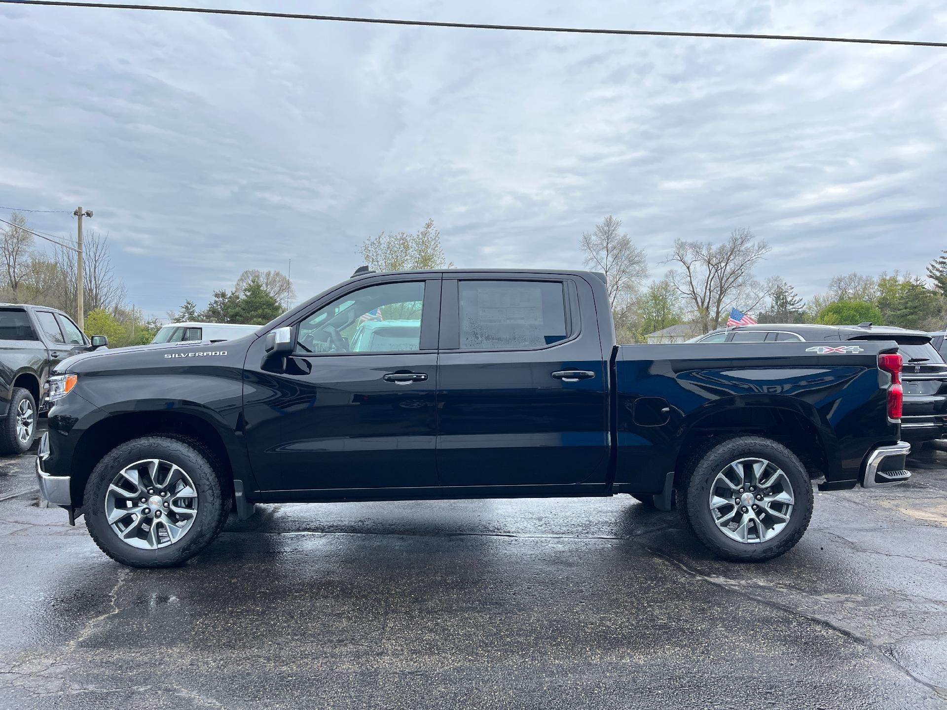 2025 Chevrolet Silverado 1500 LT (2FL)
