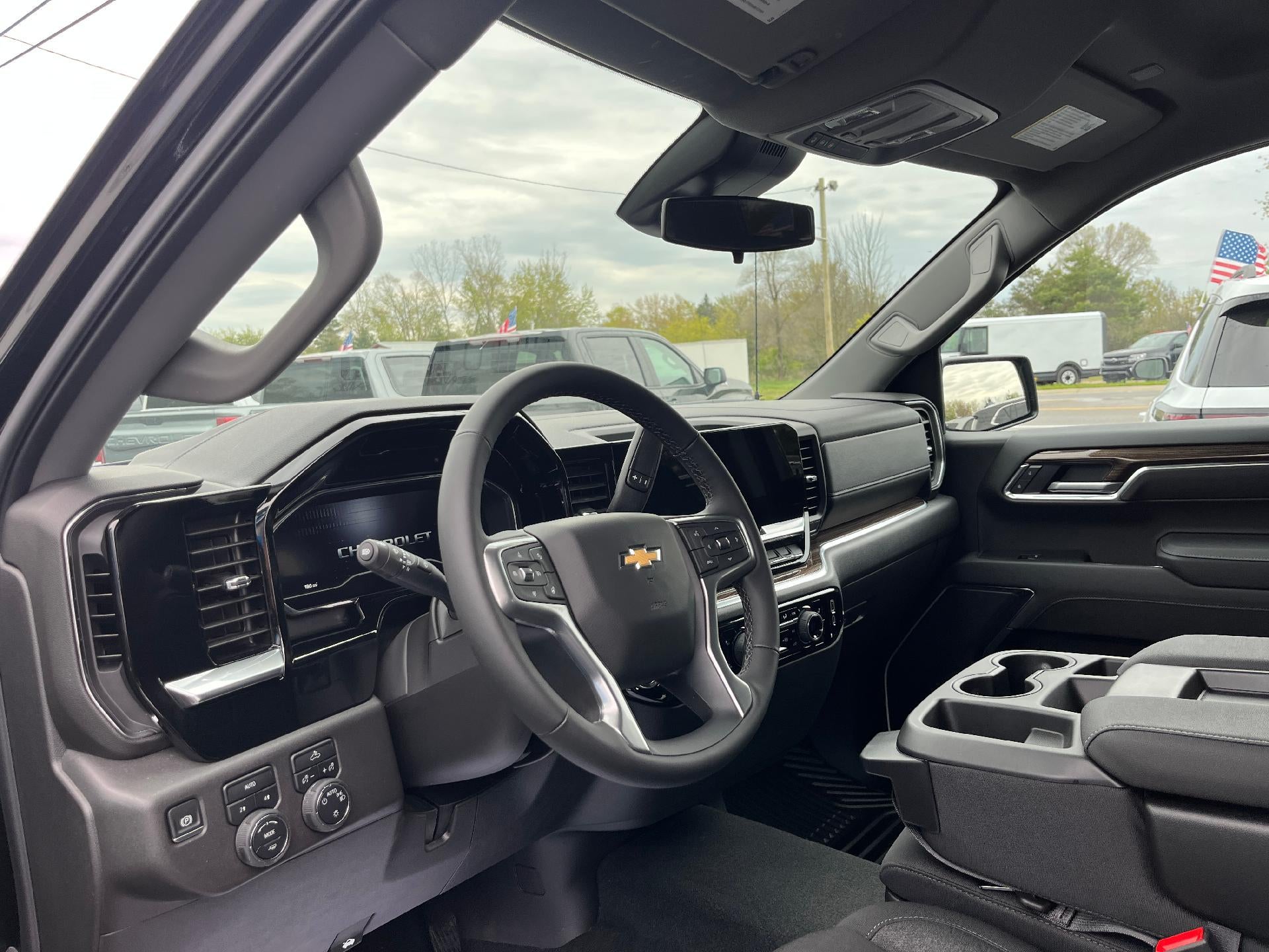 2025 Chevrolet Silverado 1500 LT (2FL)