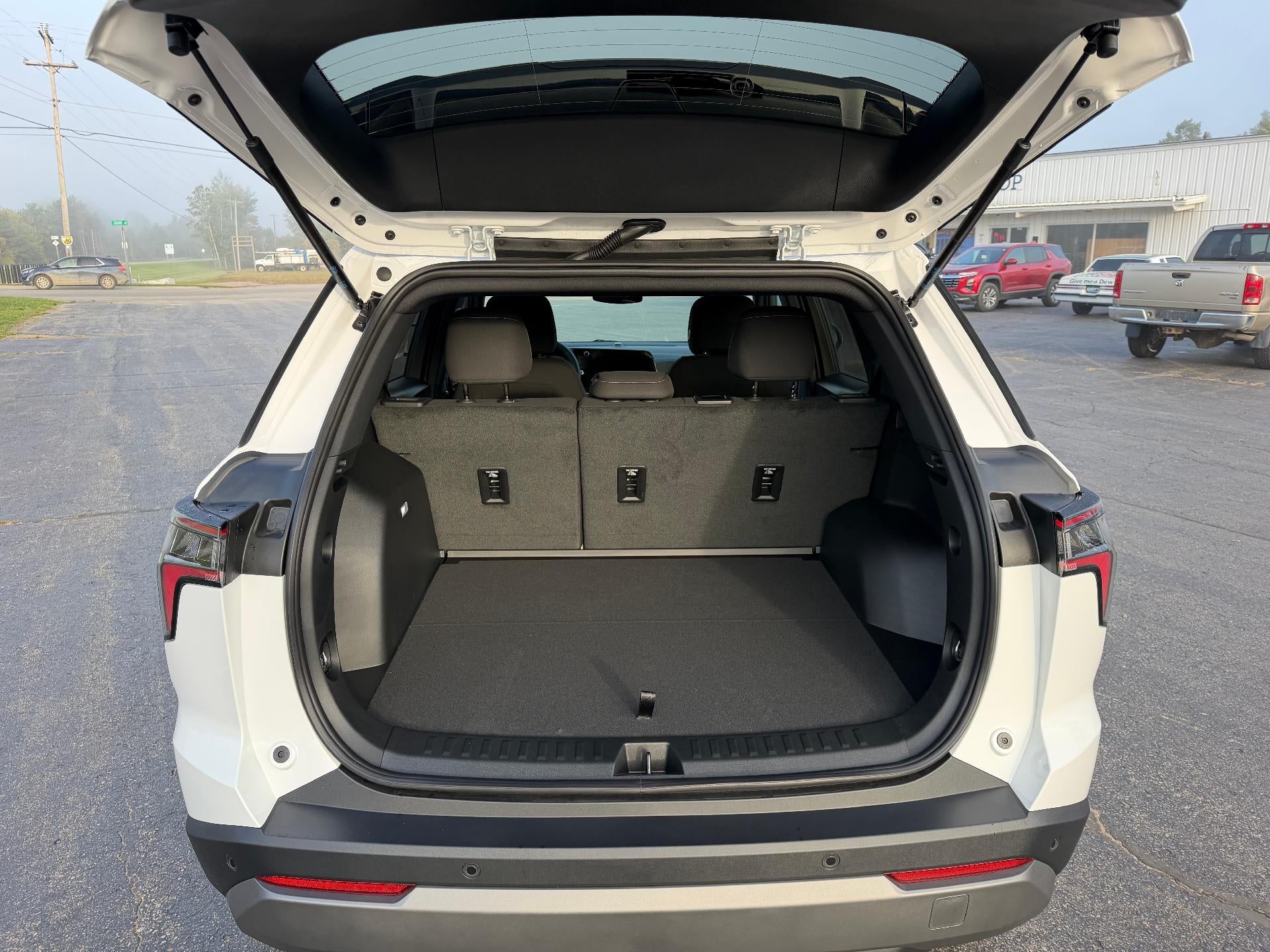 2027 Chevrolet Equinox LT - Photo 15