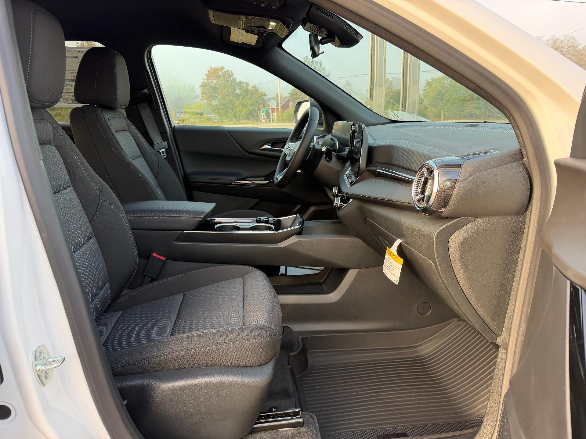 2027 Chevrolet Equinox LT - Photo 17