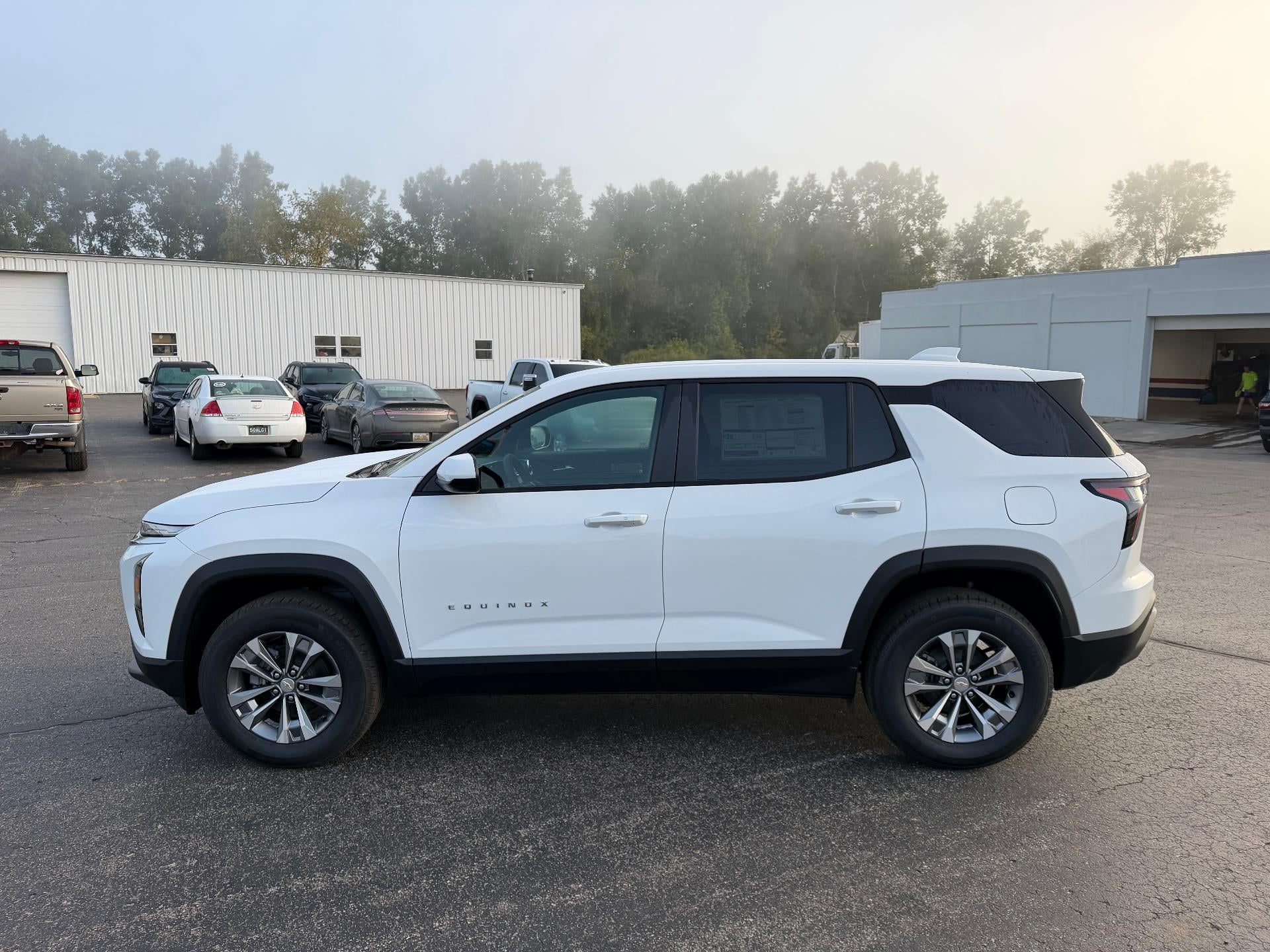 2027 Chevrolet Equinox LT - Photo 8