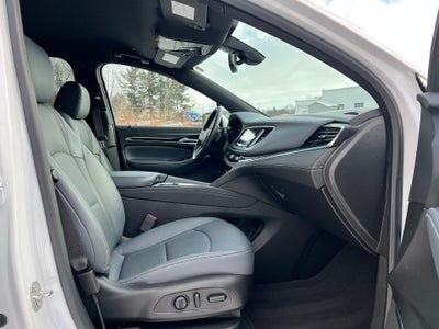 2022 Buick Enclave Essence