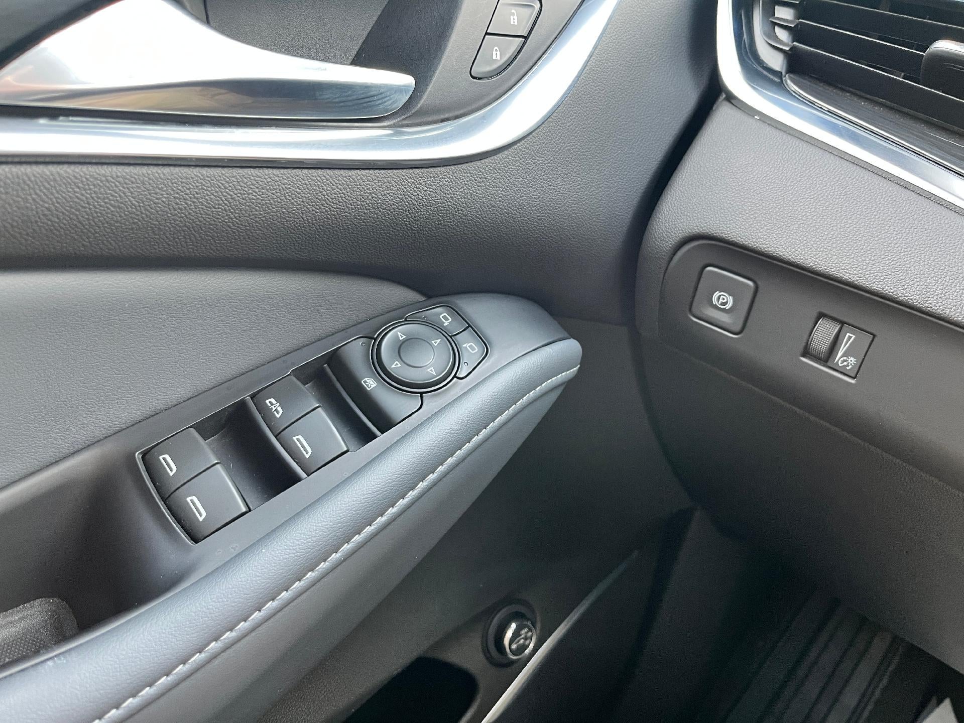 2022 Buick Enclave Essence