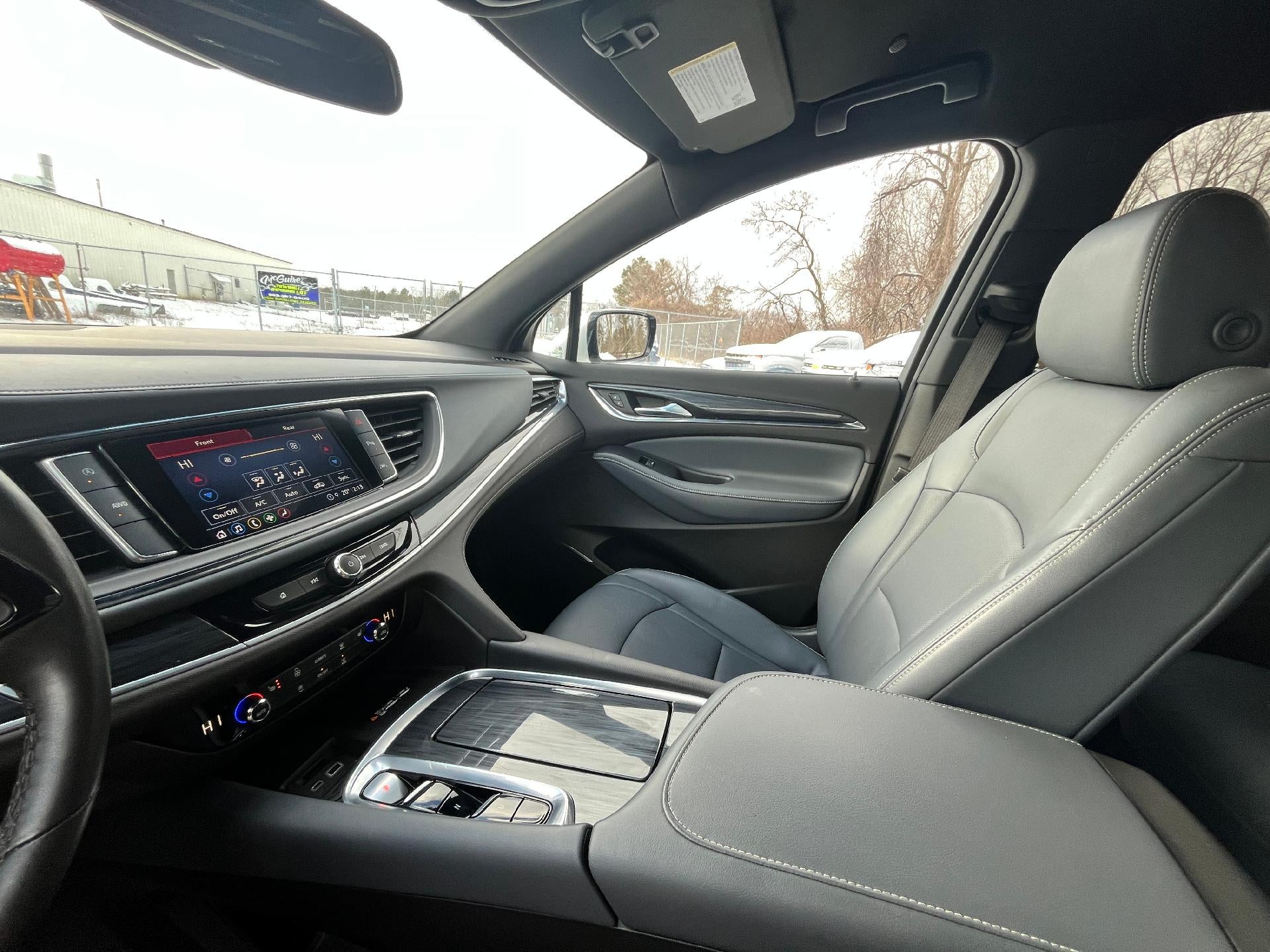 2022 Buick Enclave Essence