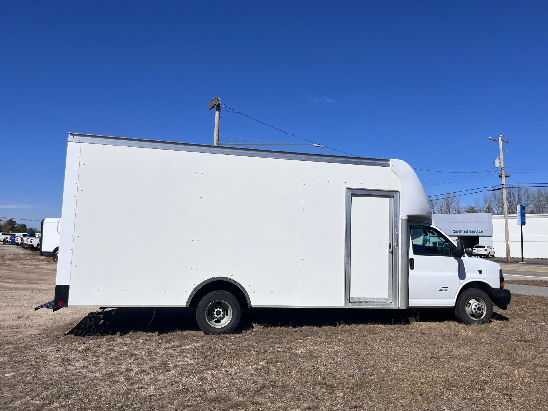 2021 GMC Savana Cutaway 4500 Base